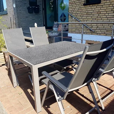 Eulennest Im Souterrain アパート