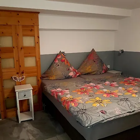 Eulennest Im Souterrain * Elten