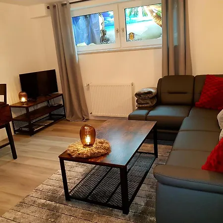 Eulennest Im Souterrain Elten