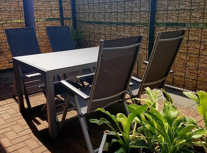 Eulennest Im Souterrain Elten